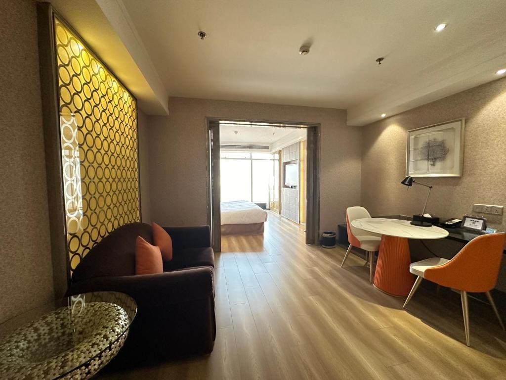 Deluxe Junior Suite room - Image 1