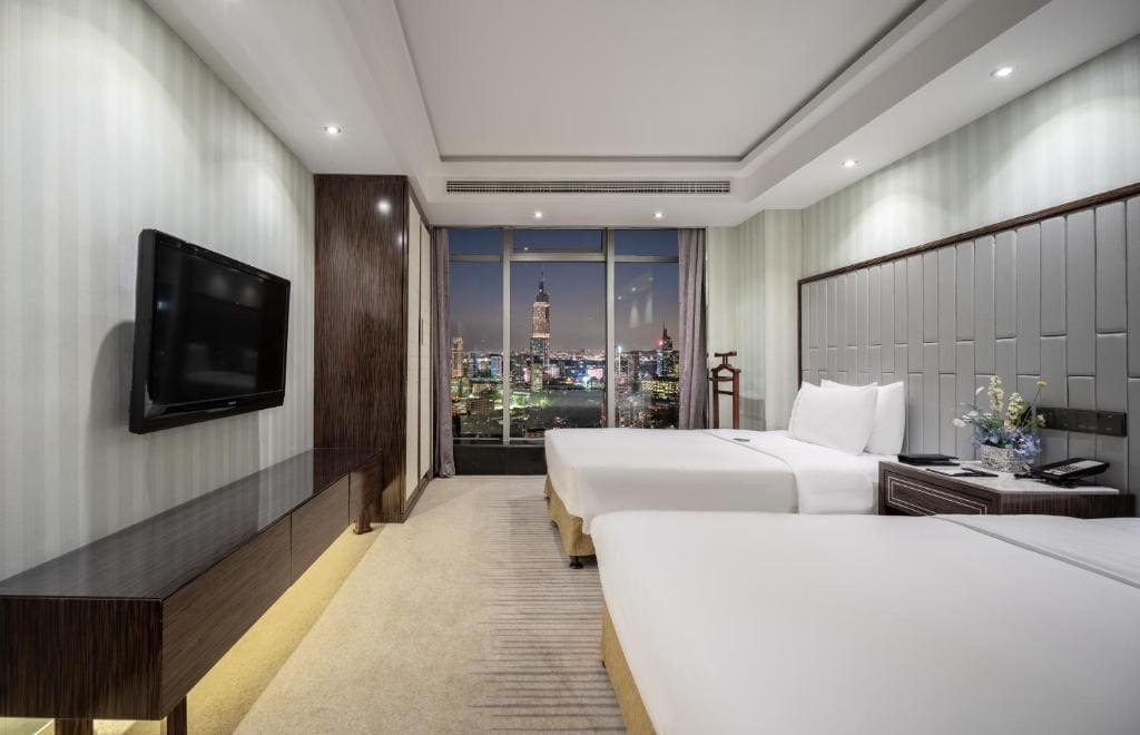 Deluxe King Suite room - Image 2