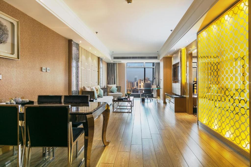 Lijia One King Room Suite room - Image 3