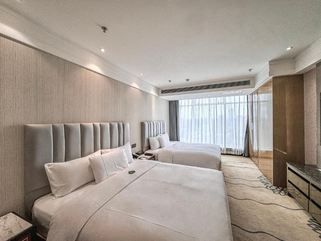 Superior King Suite room - Image 2