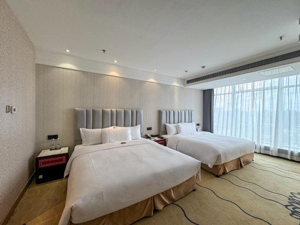 Superior King Suite room - Image 1