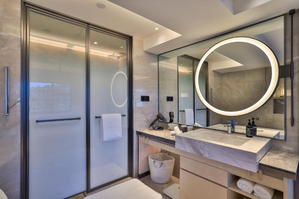DELUXE KING room - Image 3