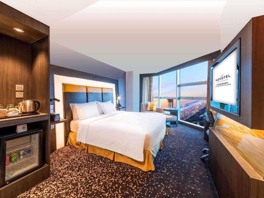 Superior King Room with City View room - Image 1