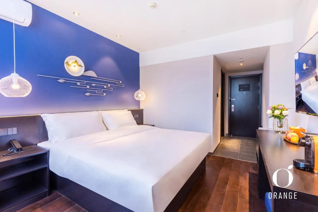Business Queen Room room - Image 1
