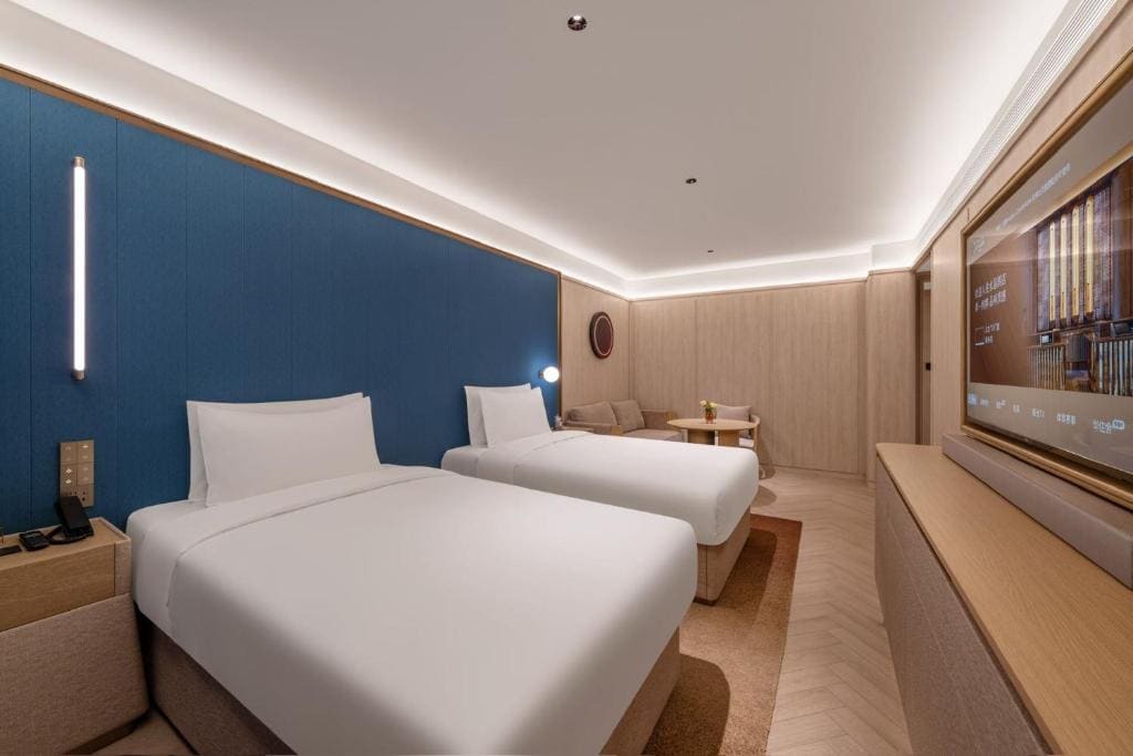 Superior Twin Room room - Image 3