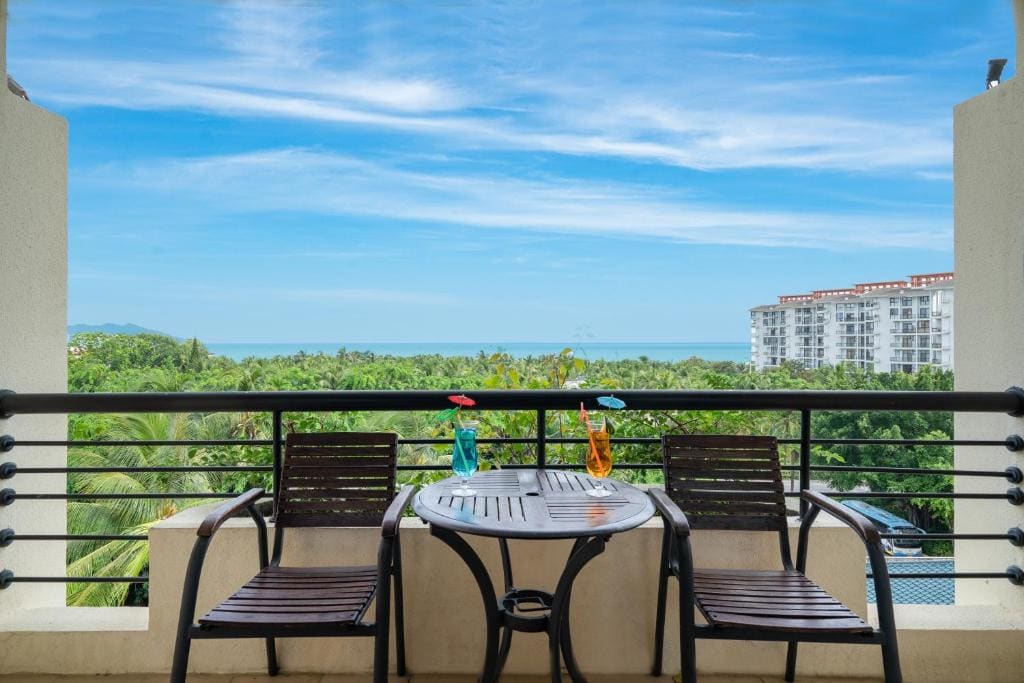 Deluxe Double or Twin Room with Ocean View room - Image 2