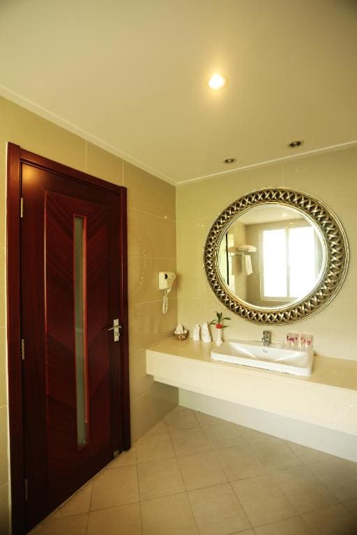 Deluxe Double or Twin Room with Ocean View room - Image 3