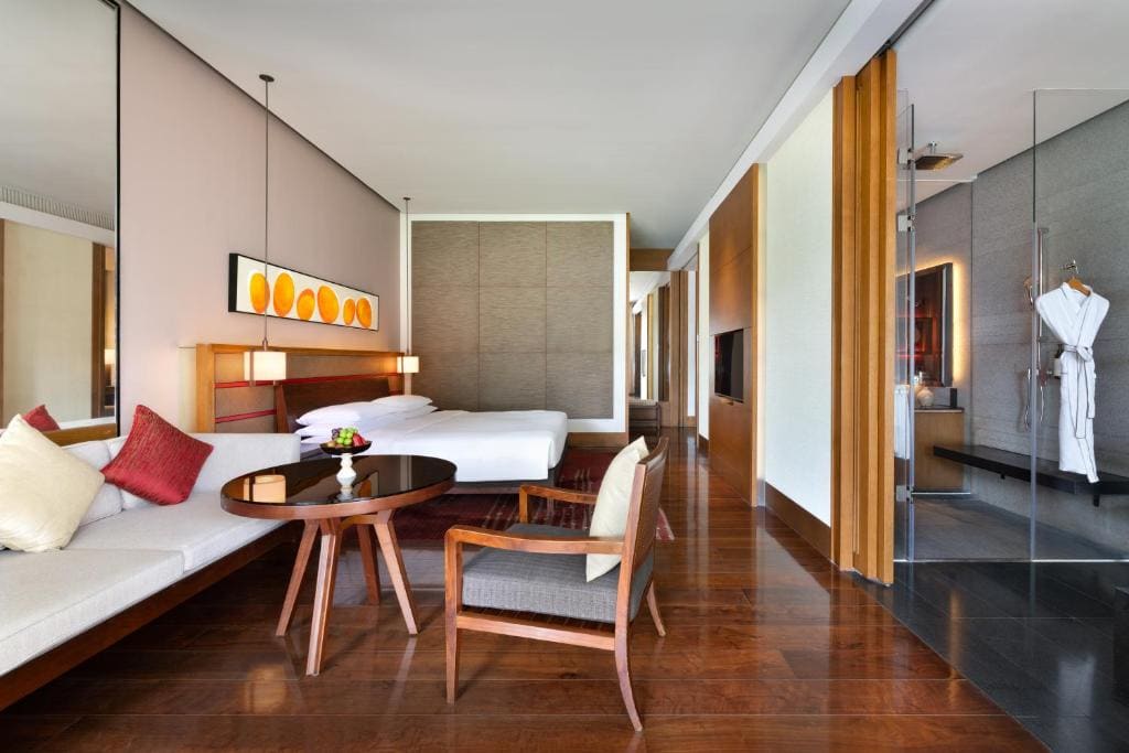 1 King Bed Ocean View Premium room - Image 1