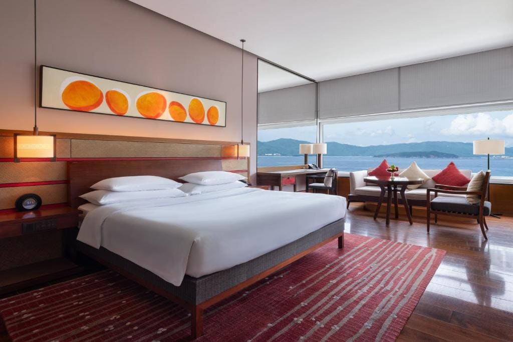 1 King Bed Ocean View Premium room - Image 3