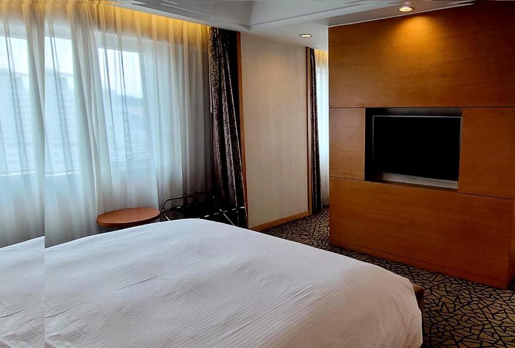 Family Suite(Only 'Four Seasons' and 'Cafe 25' offer 30% discount) room - Image 1
