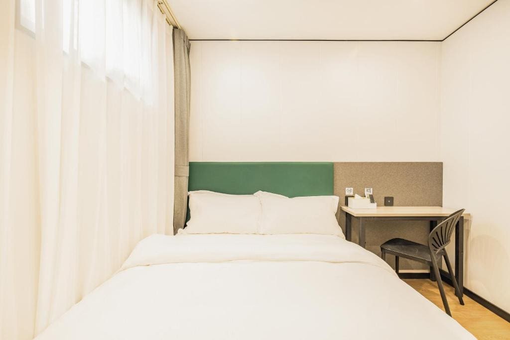 Standard Queen Room room - Image 2