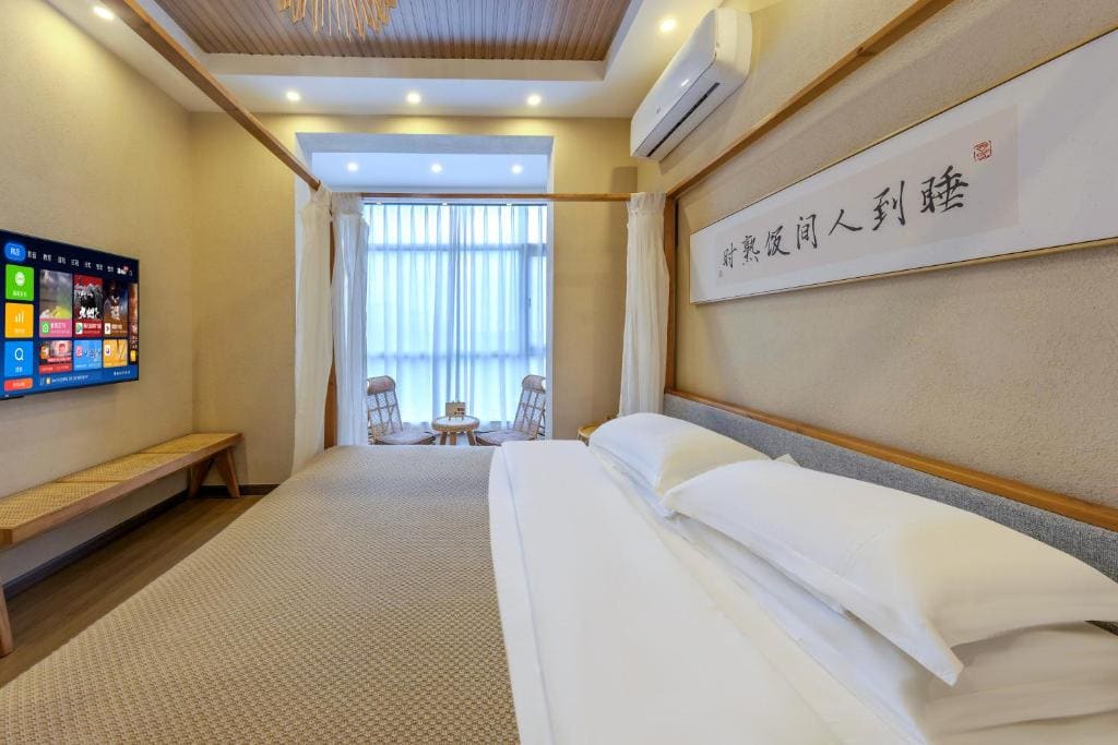 Double Room with Mountain View room - Image 3