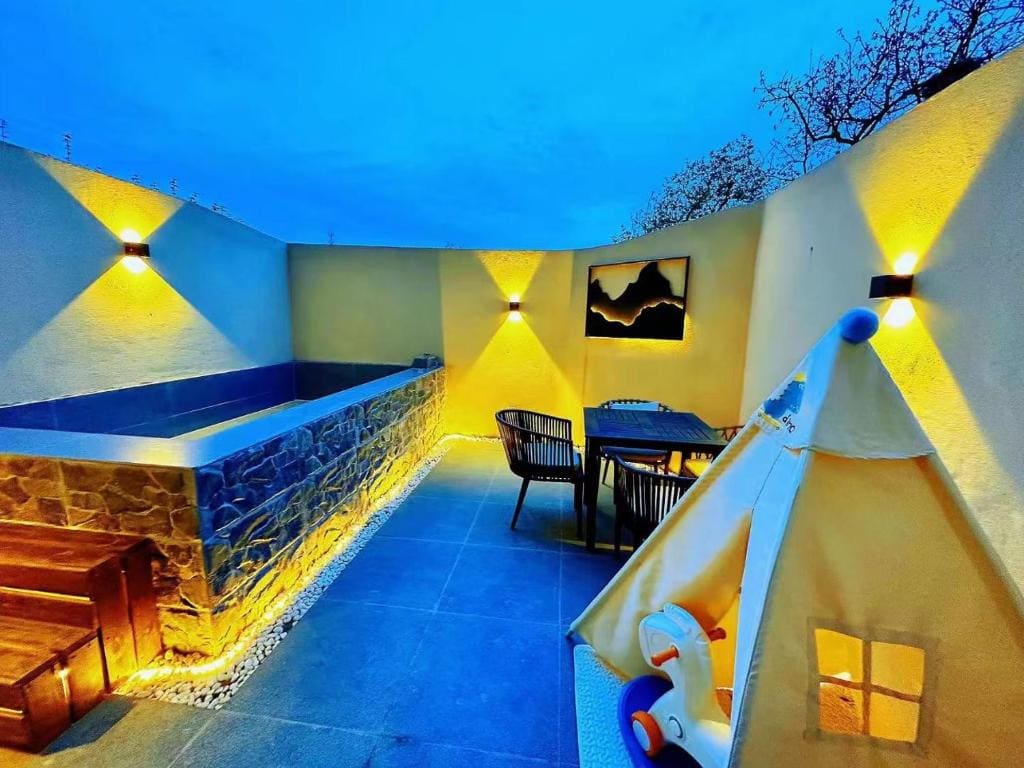 Suite with Private Pool room - Image 3