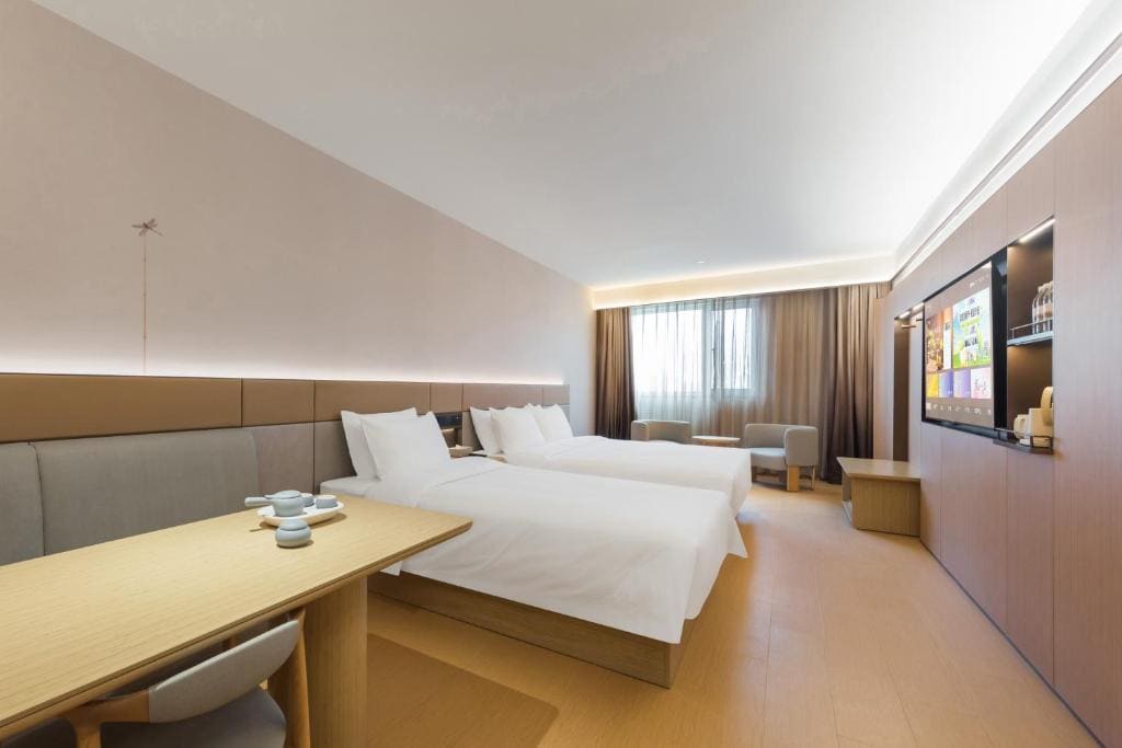 Family Room room - Image 3