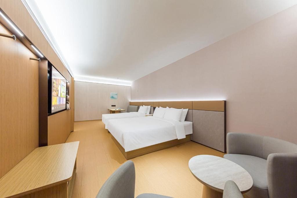 Family Room room - Image 1