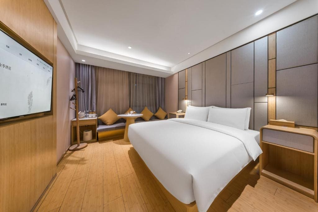 Superior Queen Room room - Image 1