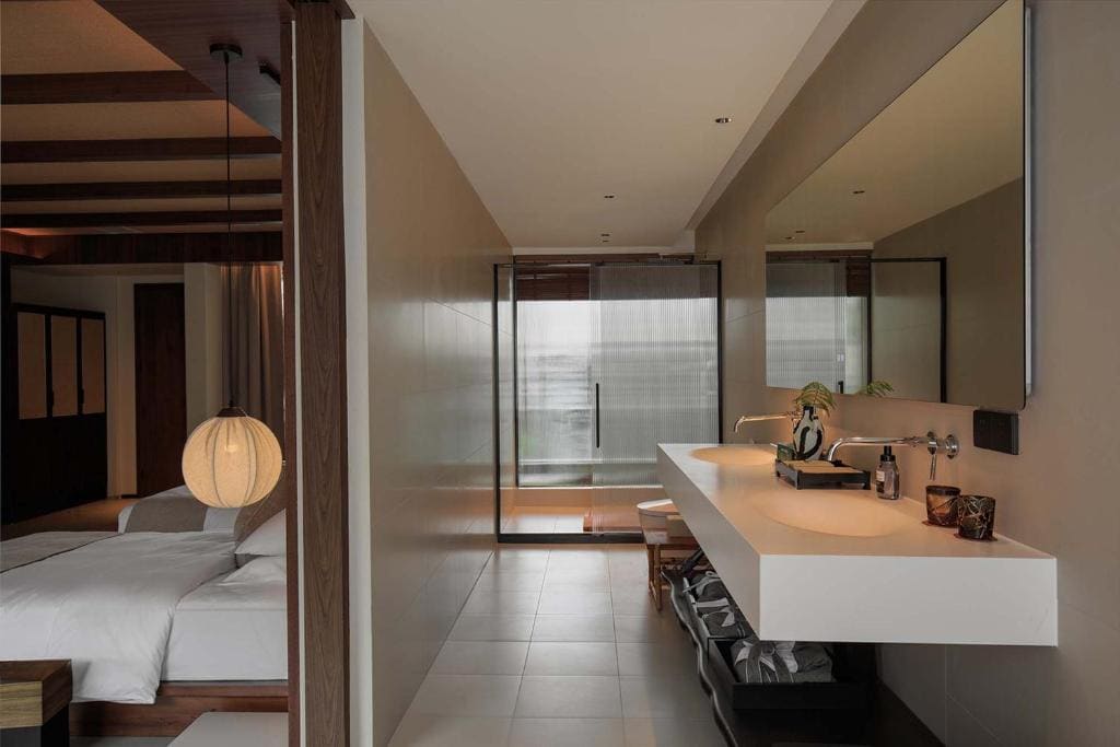 Superior Twin Room room - Image 2