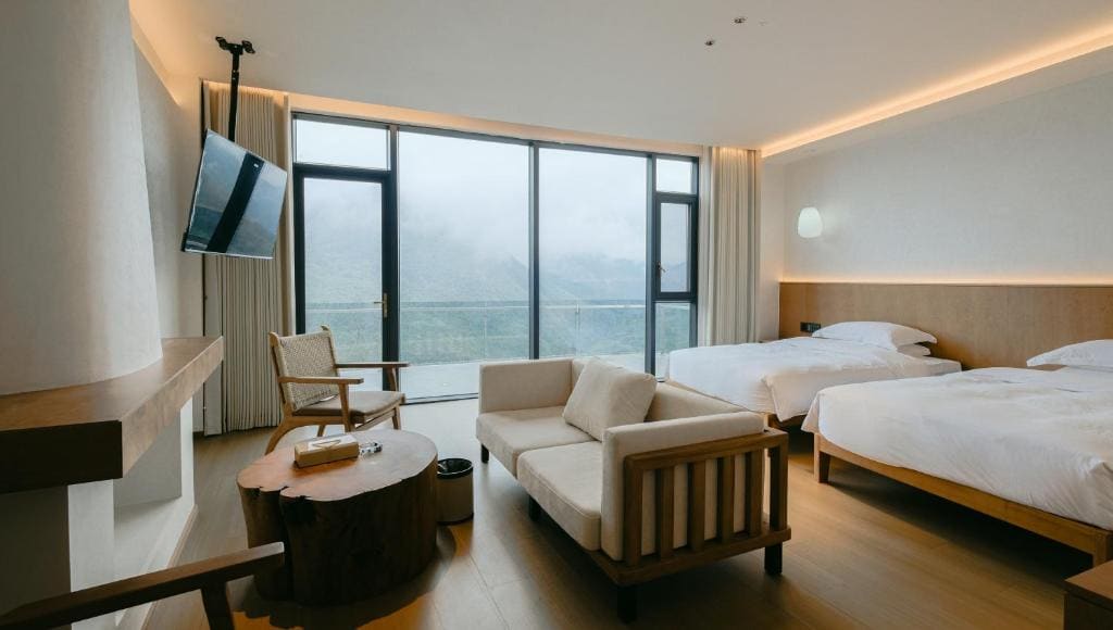 Double or Twin Room with Balcony room - Image 2