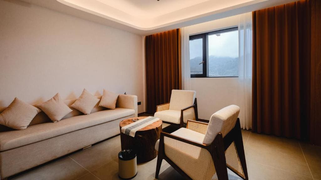 Junior Suite with Mountain View room - Image 1