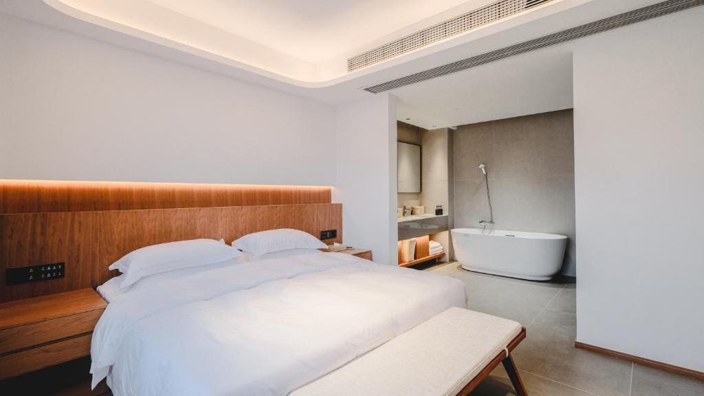 Junior Suite with Mountain View room - Image 2