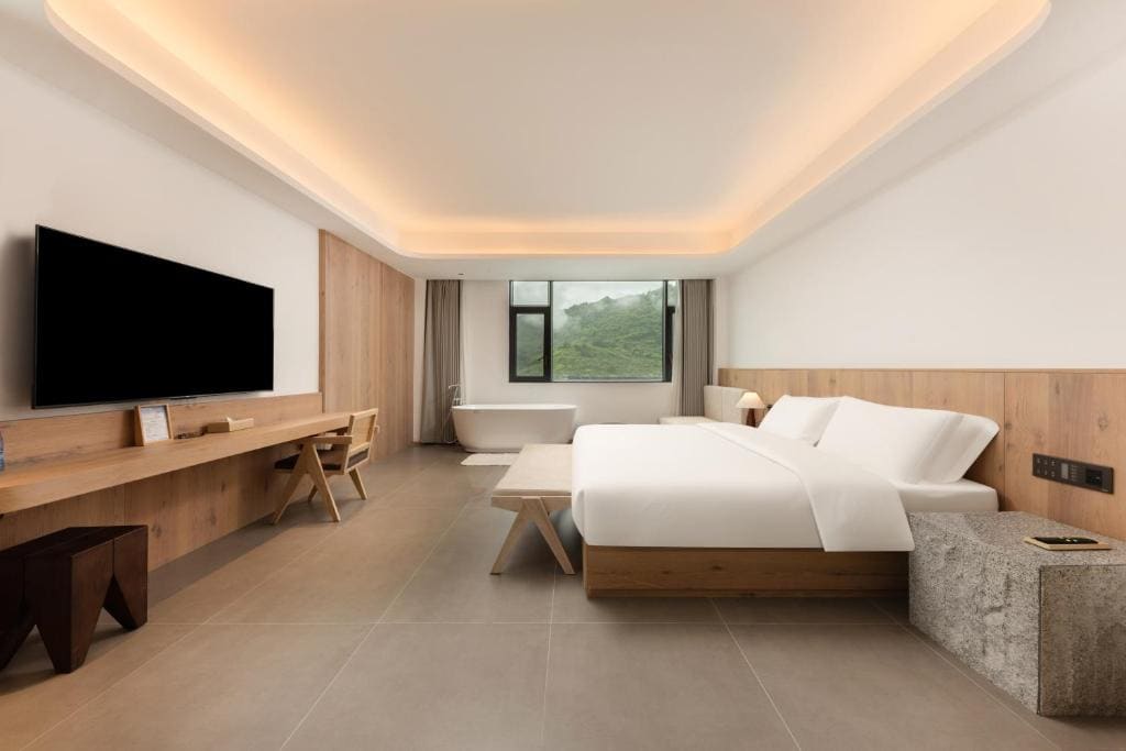 King Room with Mountain View room - Image 1