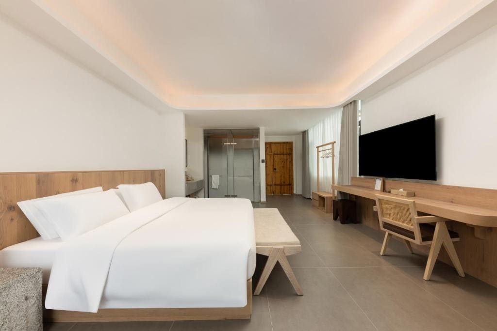 King Room with Mountain View room - Image 2