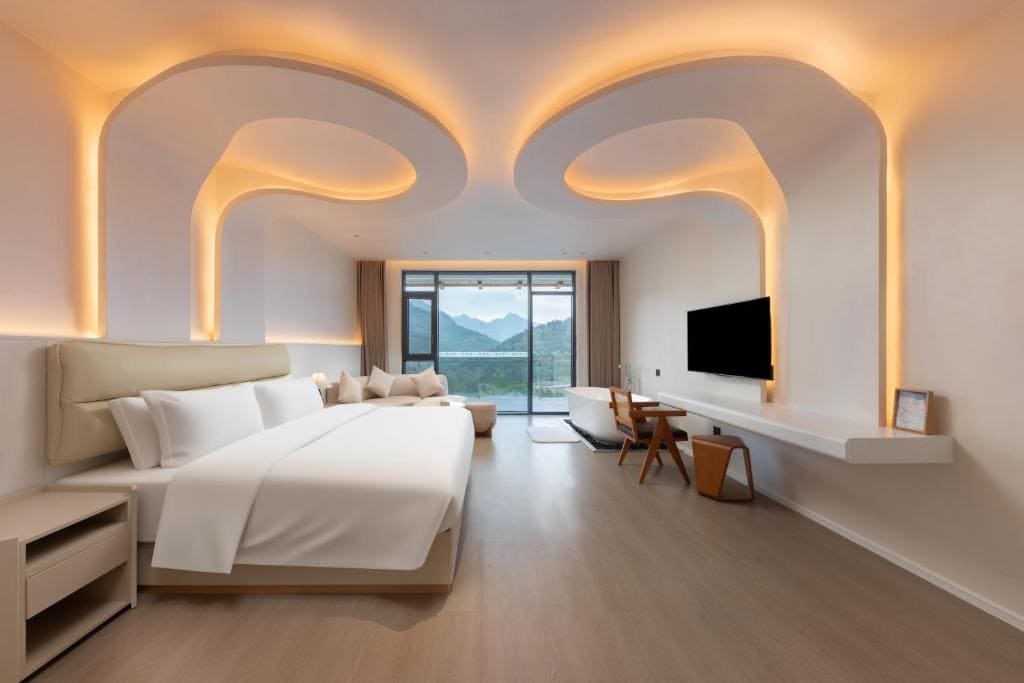 Suite with Mountain View room - Image 2
