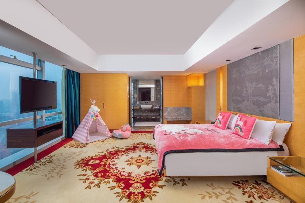 Family Room room - Image 2