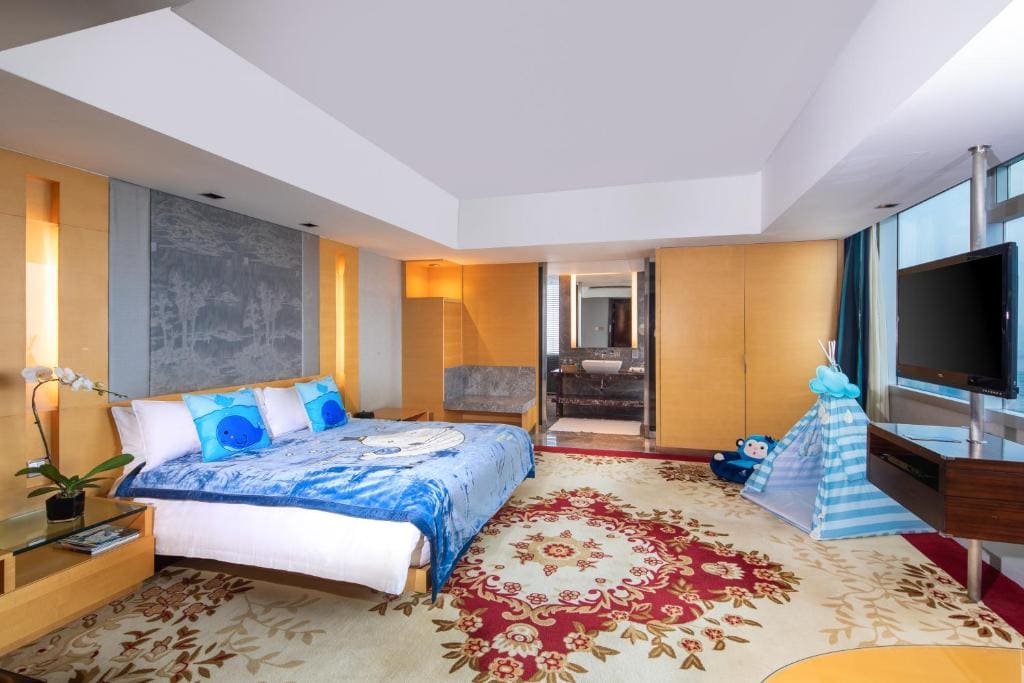 Family Room room - Image 3