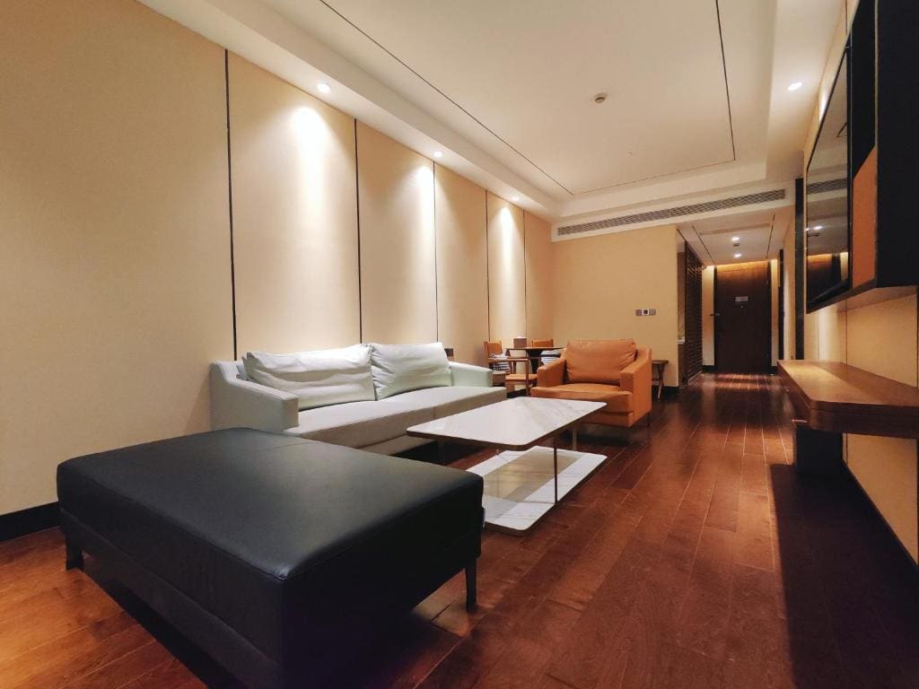 Executive Suite room - Image 3