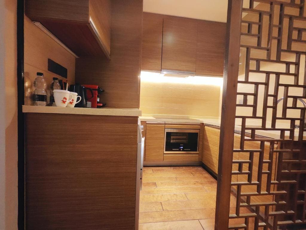 Executive Suite room - Image 1