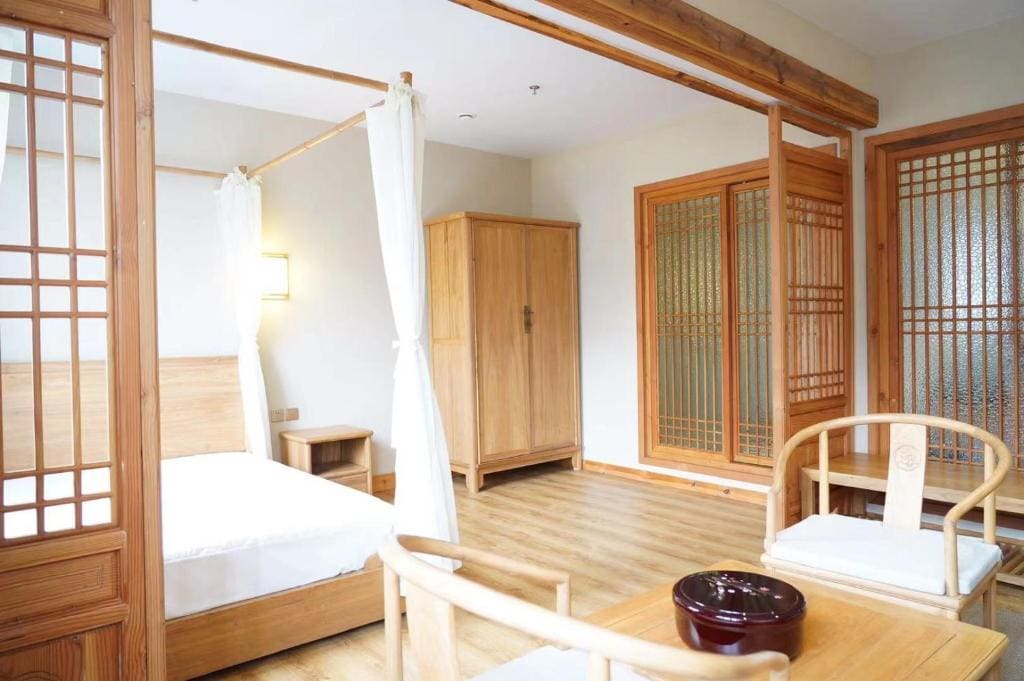 Deluxe Double Room with Shower room - Image 1