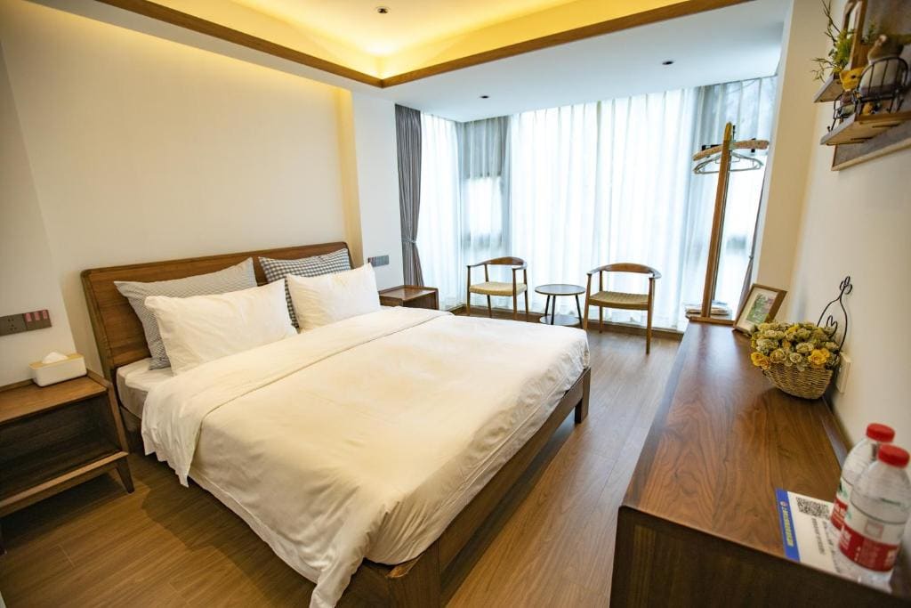 Deluxe Queen Room room - Image 2