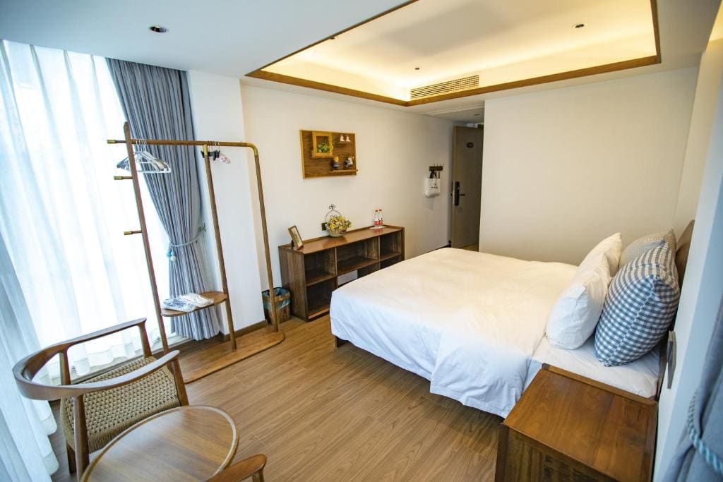 Deluxe Queen Room room - Image 1