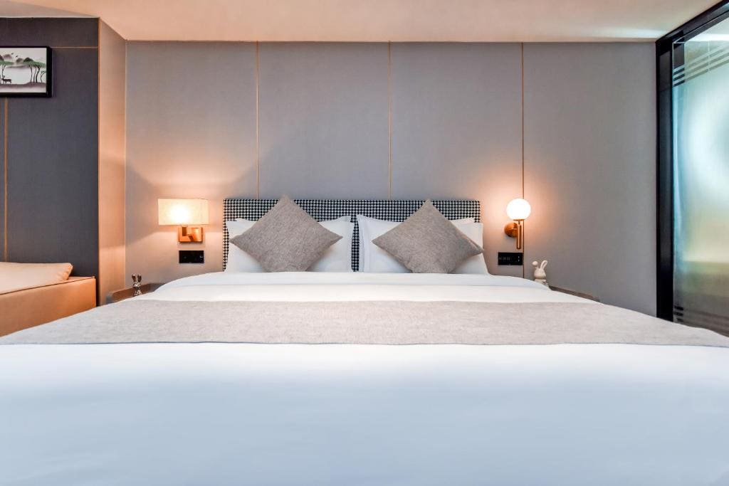 Premium Queen Room room - Image 2