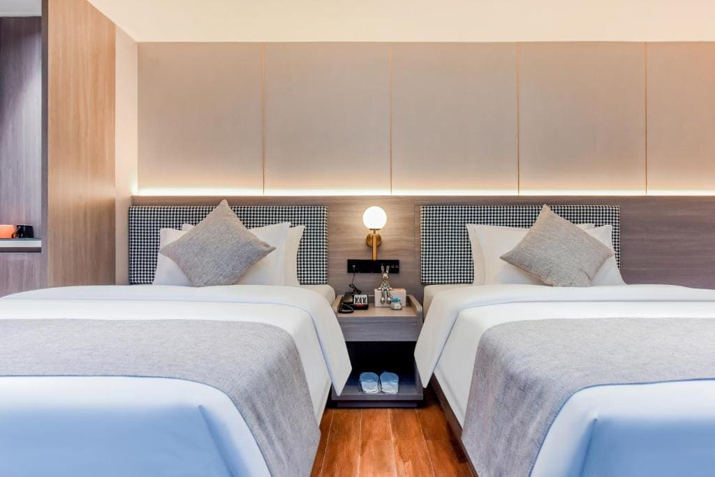 Superior Twin Room room - Image 2