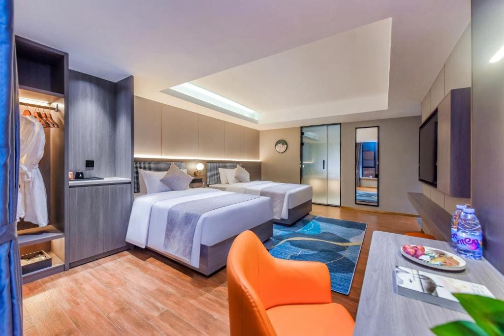 Superior Twin Room room - Image 3