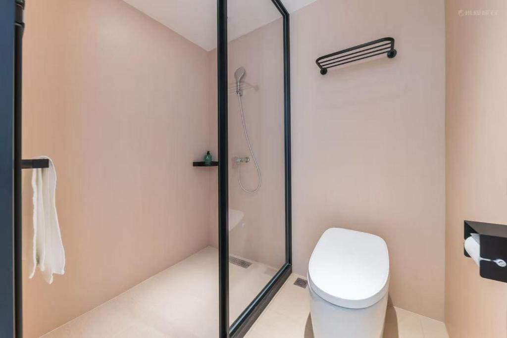 Deluxe Twin Room room - Image 3