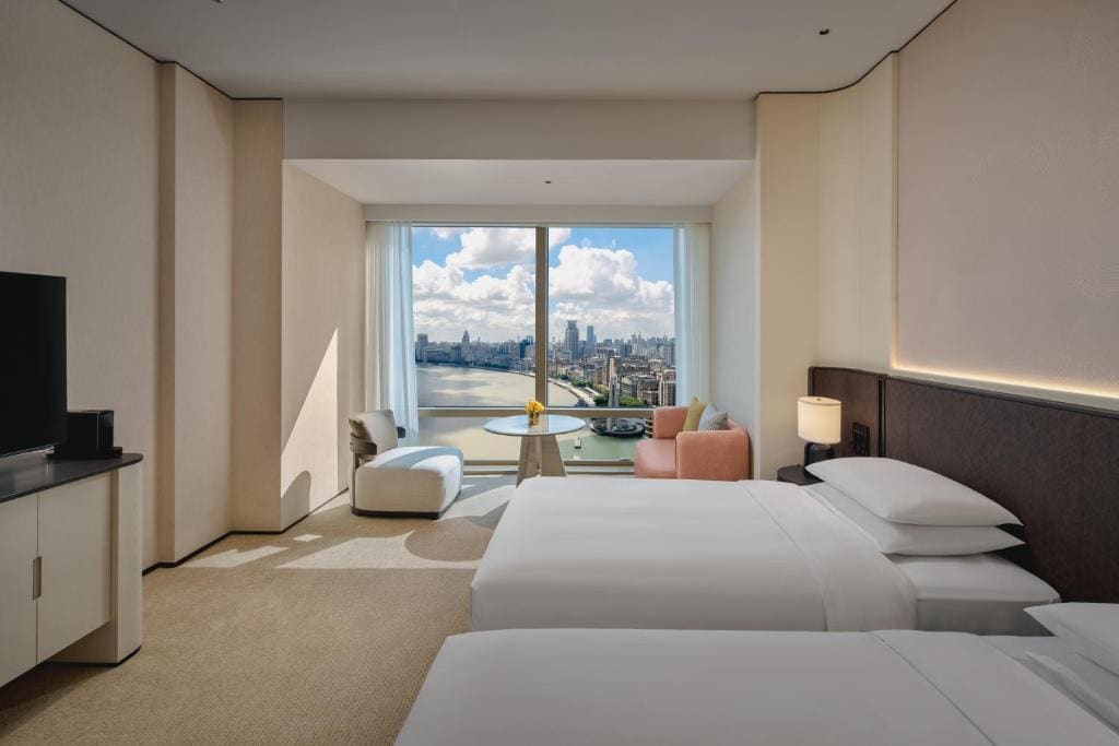 Twin Room with River View - Club Access room - Image 1