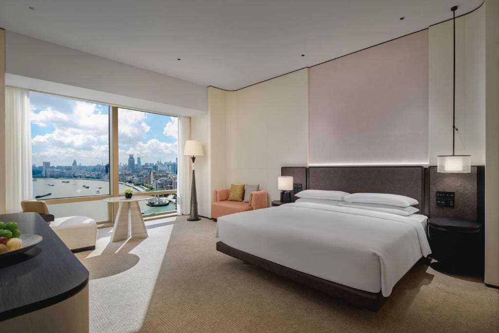 King Room with River View - Club Access room - Image 1
