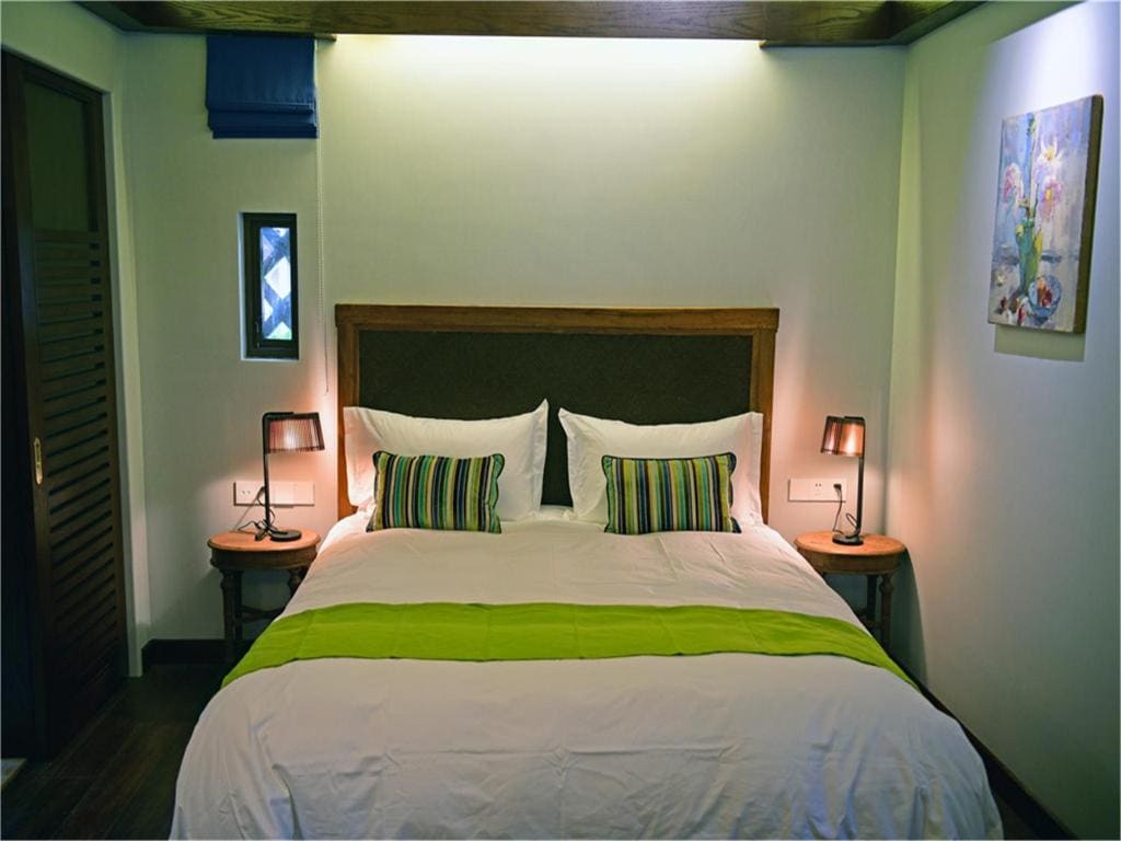 Queen Suite room - Image 1