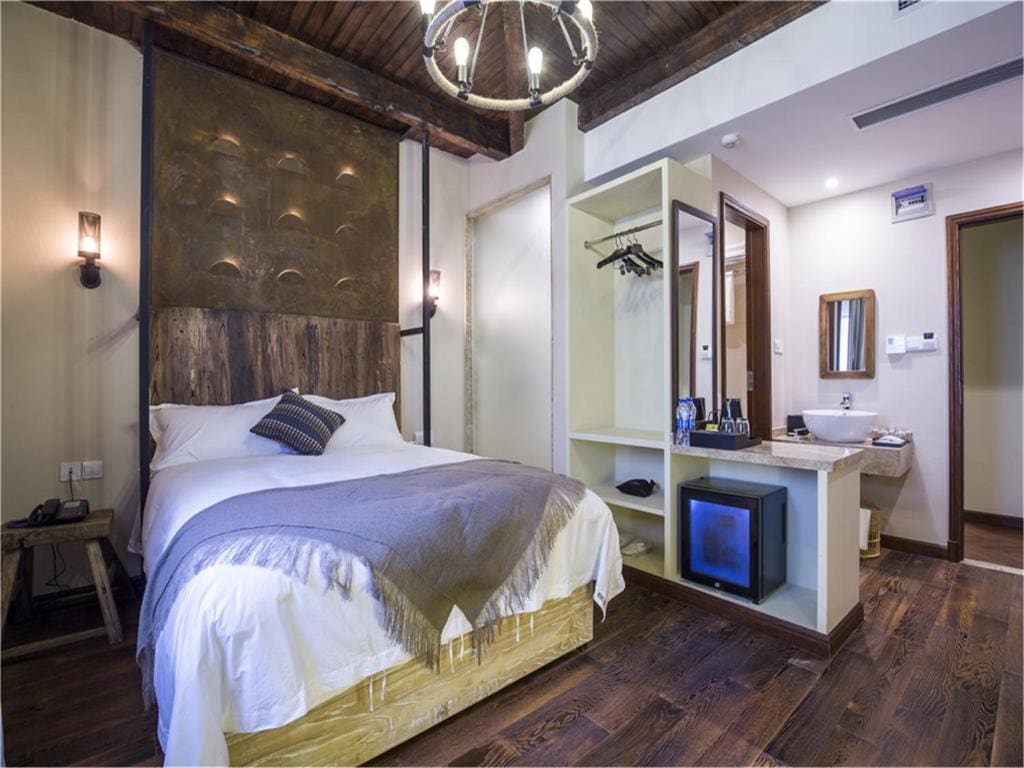 Superior Queen Room room - Image 3