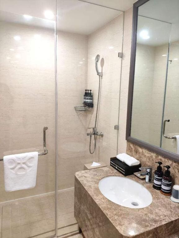 Superior Twin Room room - Image 2