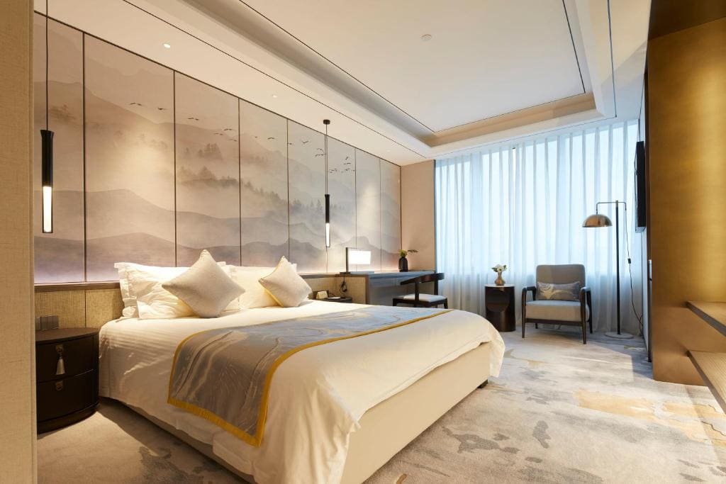 Deluxe King Room room - Image 1
