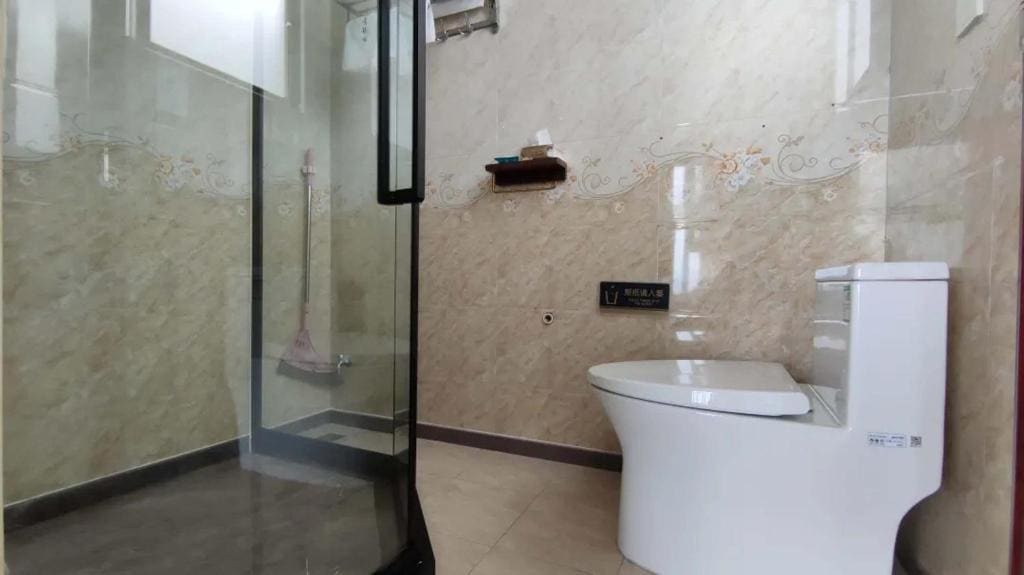 Deluxe Double Room with Balcony room - Image 2