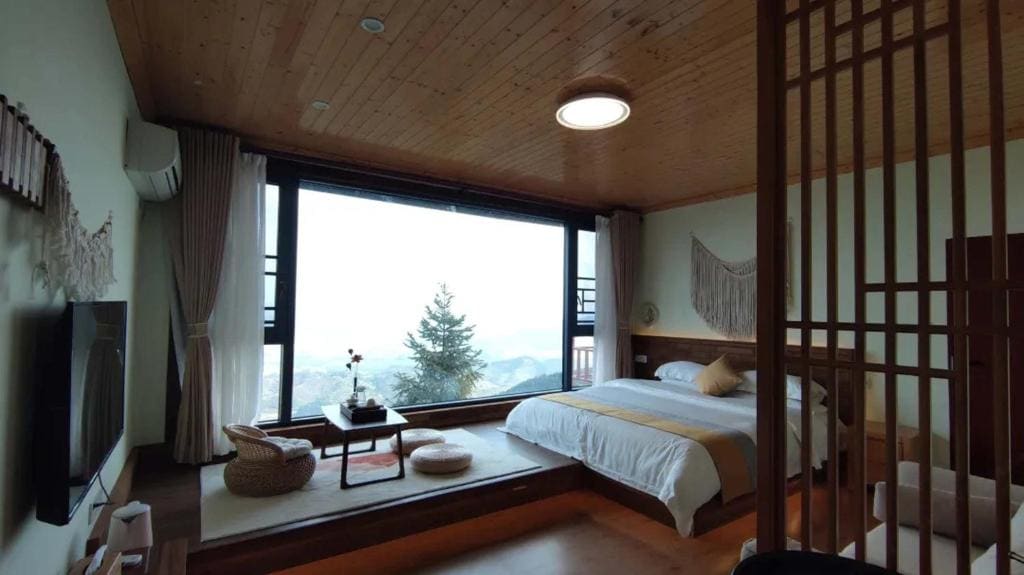Deluxe Double Room with Balcony room - Image 1