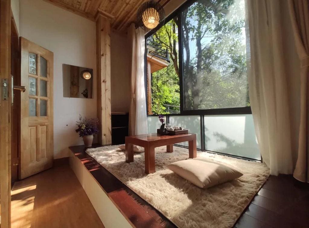 Family Room with Balcony room - Image 1