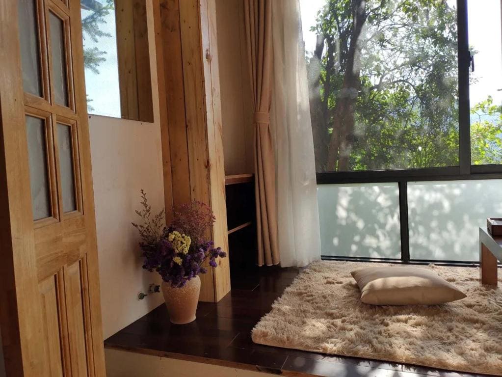 Family Room with Balcony room - Image 2
