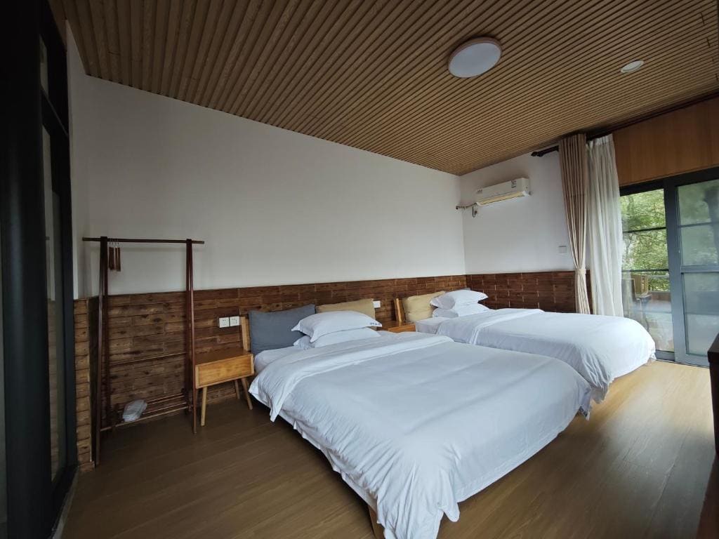 Family Room with Garden View room - Image 1