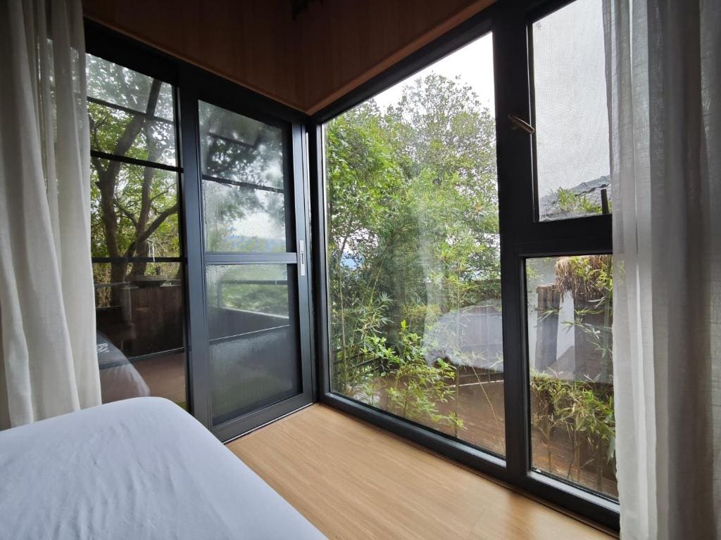 Family Room with Garden View room - Image 3